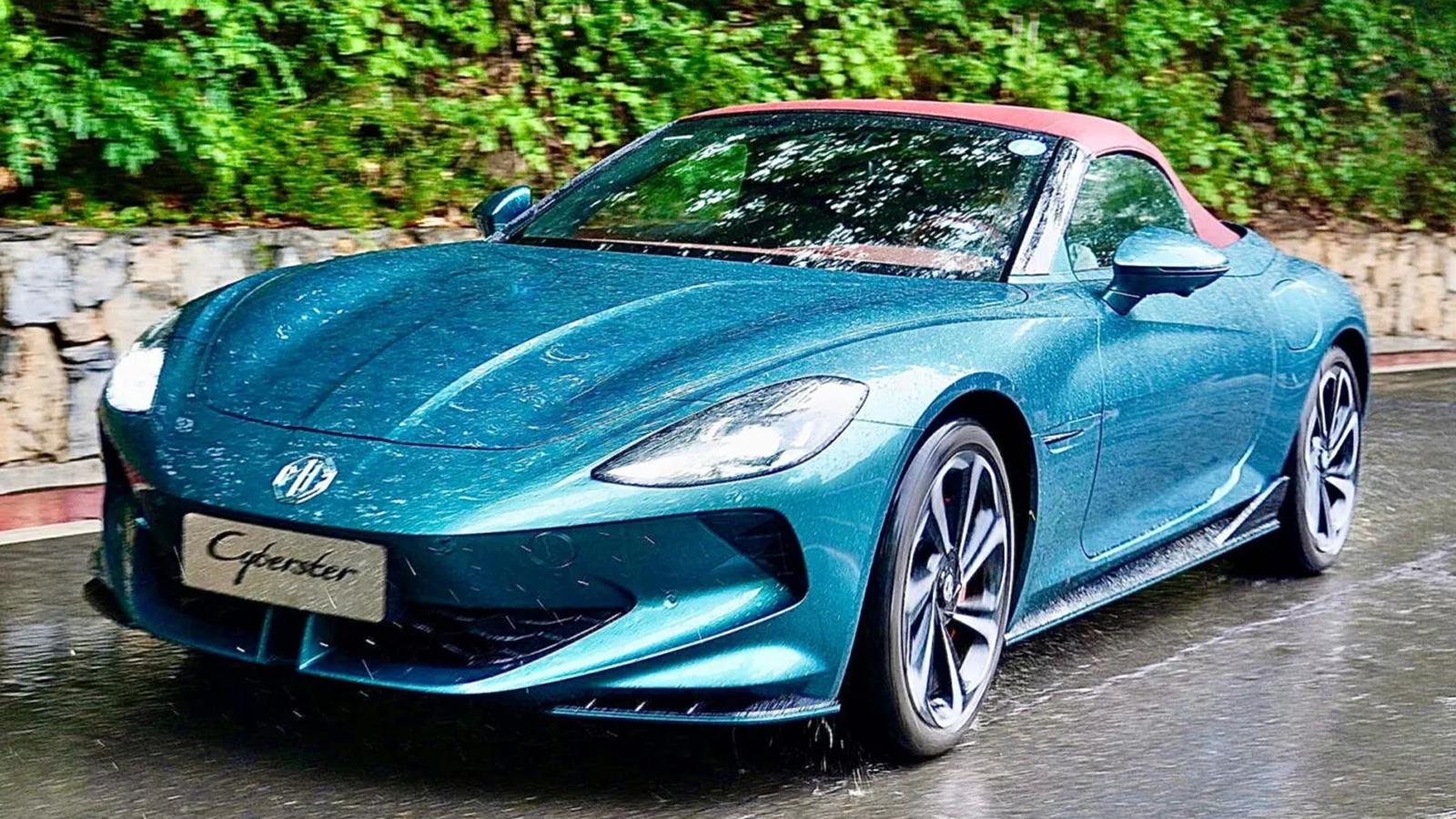 Ανανεώθηκε το MG Cyberster, στην παραγωγή και το κουπέ Cyber GTS